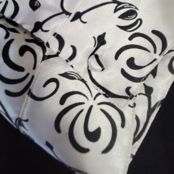 Style & Co. Layered Blouse 75% Silk Nylon Mock XL vest Knit top black white EUC - Picture 5 of 10